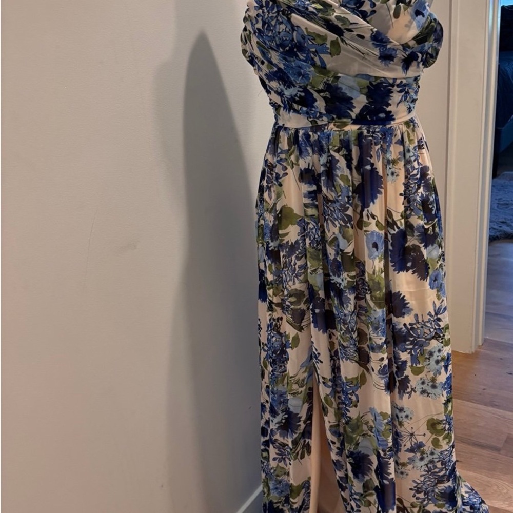 Sweet Symphony Blue Floral Print Strapless Maxi Dress
Lulus - Picture 8 of 8